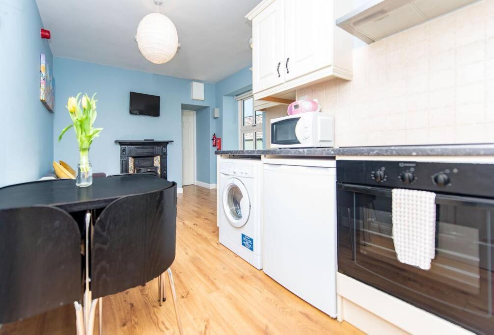 גלוואיי Clonbur House - One Bedroom Apartment מראה חיצוני תמונה